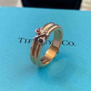 Tiffany & Co 18k gold with sapphire and garnet ring